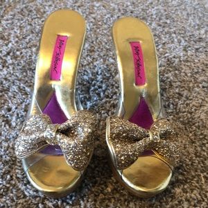 Betsey Johnson gold heels